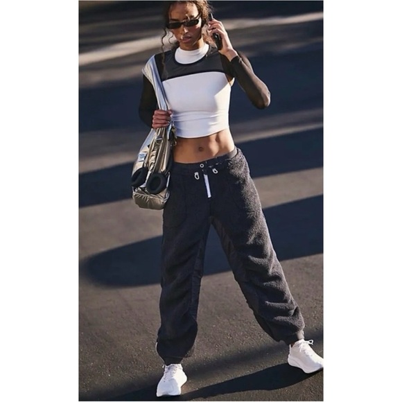 New Free People Sundown Fleece Joggers Wide Leg Pants FP Movement Black Small - Picture 10 of 10